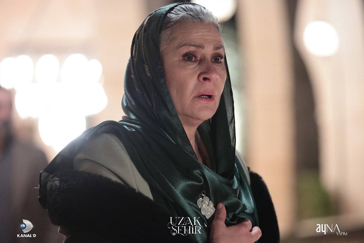 52. bölümün ilk set kareleri sizlerle. 🪁📸
 
#UzakŞehir yeni bölümüyle pazartesi 20.00’de #KanalD’de!
 
<a href="/ayna_yapim/">AyNA Yapım</a> <a href="/ayyapim/">AY YAPIM</a> <a href="/KanalD/">Kanal D</a>