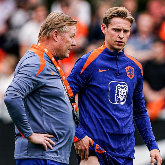 TouchlineX's tweet photo. 🚨💣 𝐄𝐗𝐂𝐋𝐔𝐒𝐈𝐕𝐄: Frenkie de Jong will not even take a 1% risk ahead of the World Cup, as per his entourage. 

After missing the 2024 EURO'S, playing the World Cup is his absolute priority. He will only play for Barça when he is feeling 100% fit. https://t.co/Bo8JE00bB3