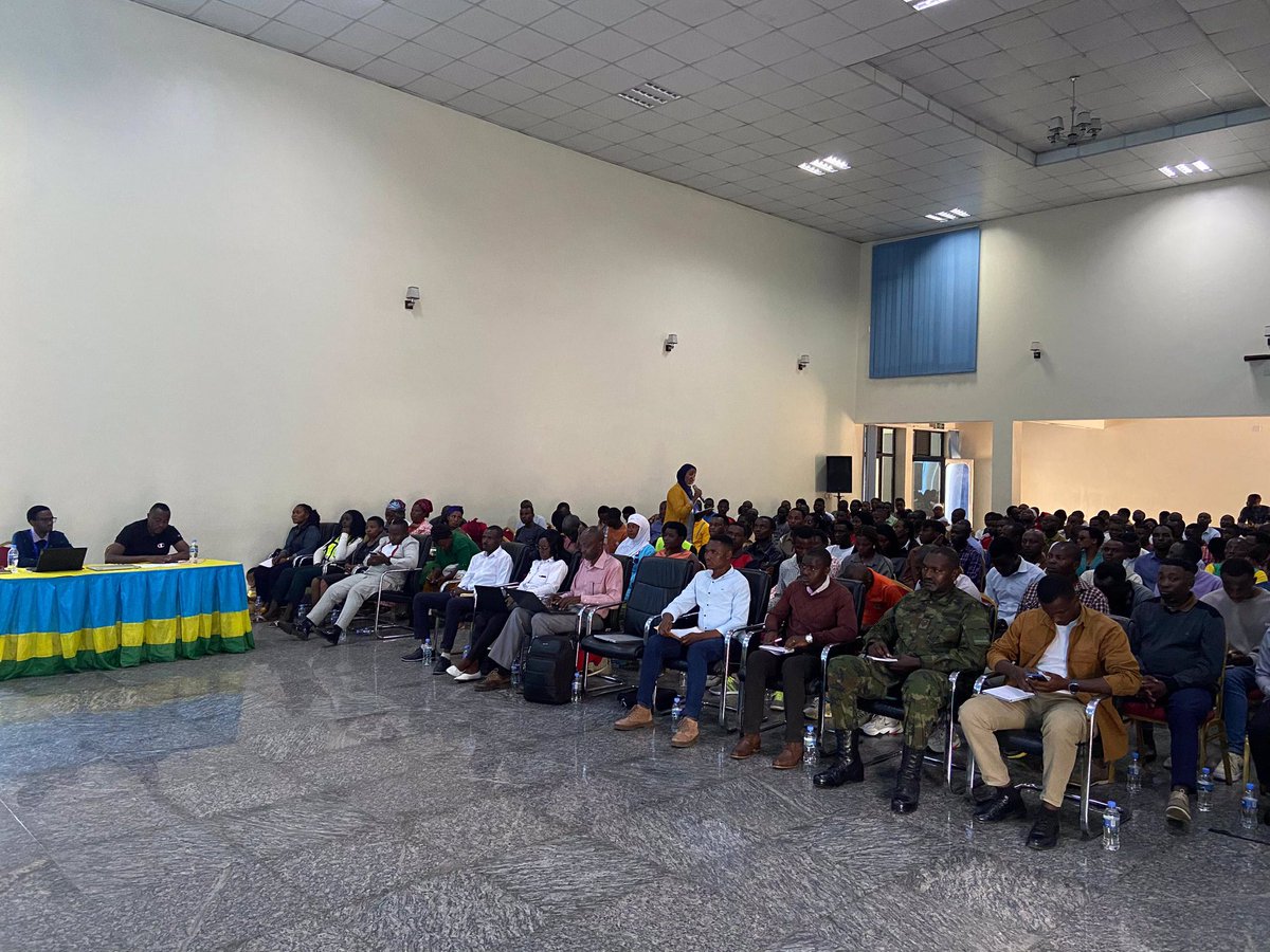 Nonaha mu cyumba cy’inama cy’akarere ka <a href="/RubavuDistrict/">Rubavu District</a> hateraniye inama ihuza urubyiruko ruba mumakoperative atandukanye, aho bari kuganirizwa n’abadepite bo mu nteko ishingamategeko y’u Rwanda kubijyanye no kurwanya ruswa. <a href="/RwandaParliamnt/">Rwanda Parliament</a> <a href="/RwandaLocalGov/">Ministry of Local Government | Rwanda</a> <a href="/RwandaWest/">Western Province I Rwanda</a>