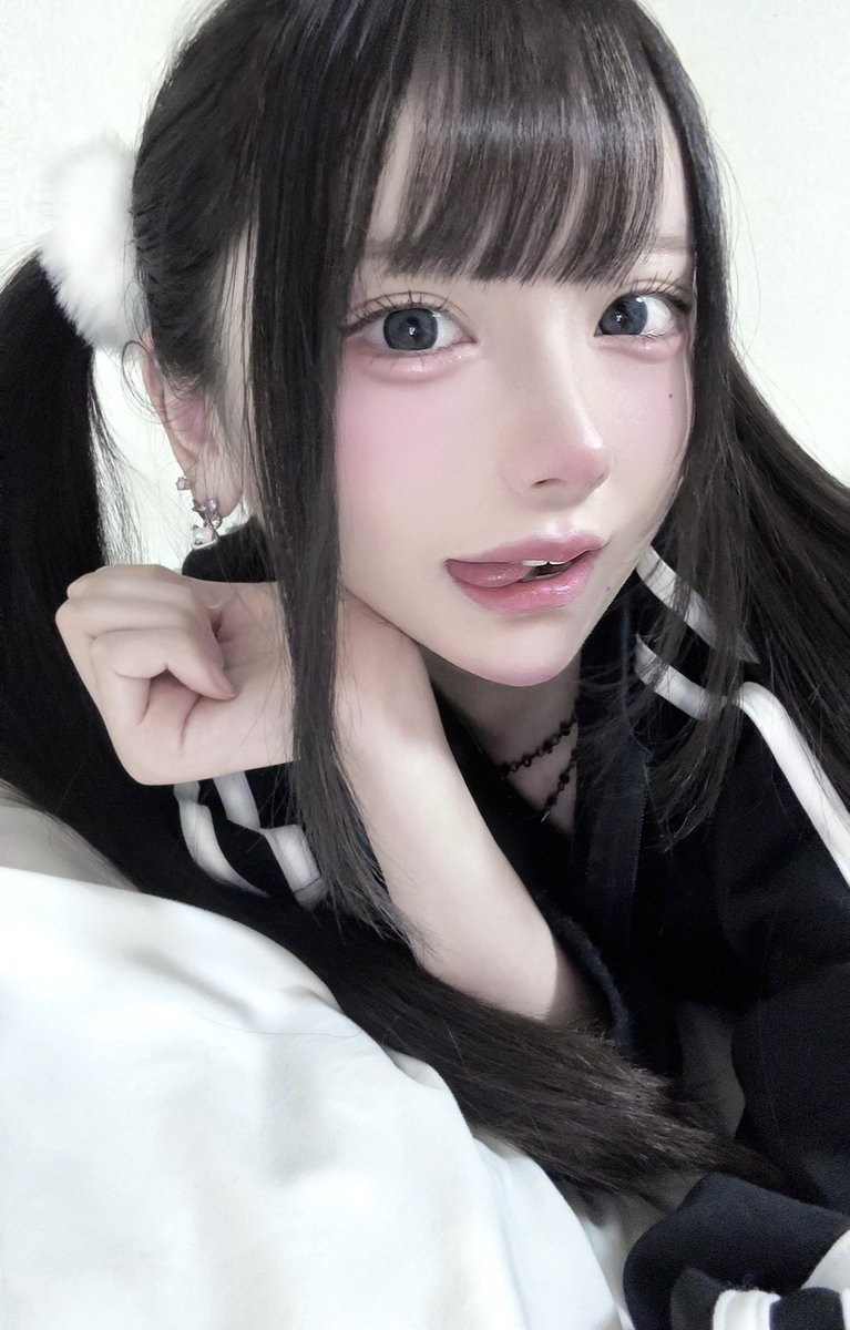 ☦︎︎ tweet media