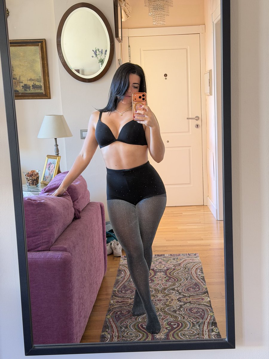 Lily Fiore🌺 tweet media