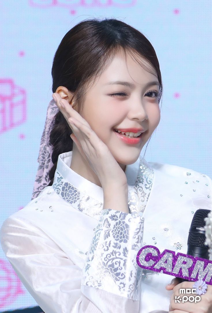 Buzz of heart tweet media