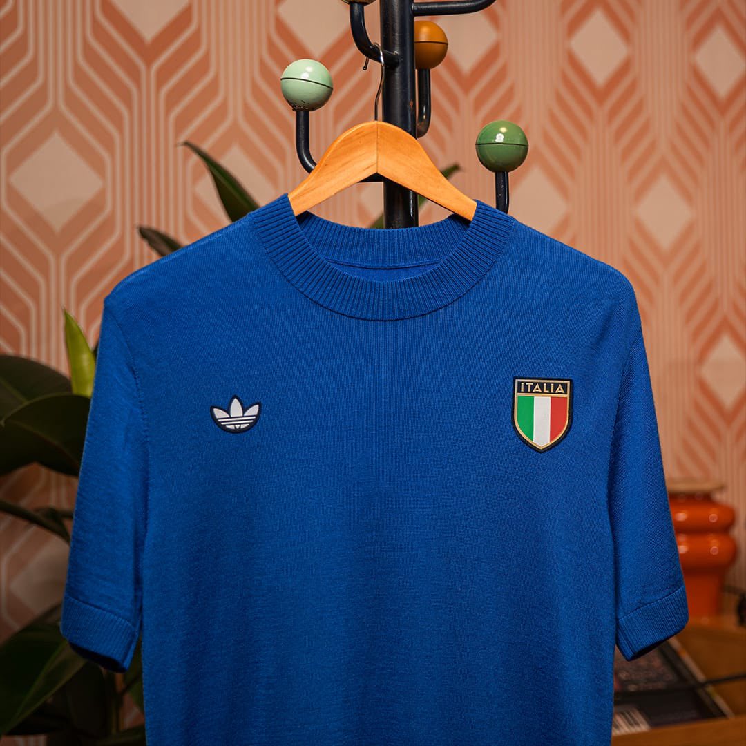 🇮🇹 𝕀𝕥𝕒𝕝𝕪'𝕤 𝟙𝟡𝟟𝟘𝕤 𝕛𝕖𝕣𝕤𝕖𝕪 ✨

<a href="/adidasfootball/">adidas Football</a> 
#Nazionale #Azzurri #VivoAzzurro