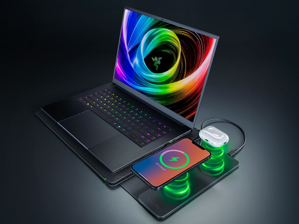 hermita_akiba's tweet image. 【リリース】PCケースが充電器に!? RazerからMagSafe対応のワイヤレス充電機能を備えた16型スリーブが登場

フラップにスマホを置くだけで最大15W給電。 荷物を減らしたいミニマリストやゲーマー必見の新発想アイテム
gdm.or.jp/pressrelease/2…
#Razer #MagSafe #ガジェット #ノートPC