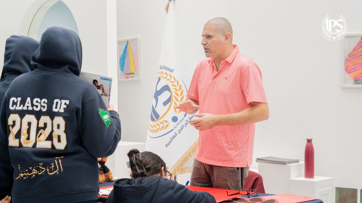 Opening doors to future possibilities. Our University Fair gave students the opportunity to explore pathways, ask questions, and imagine what comes next.
أتاح معرض الجامعات في مدارس البرامج العالمية للطلاب فرصة استكشاف المسارات الأكاديمية، وطرح الأسئلة.
