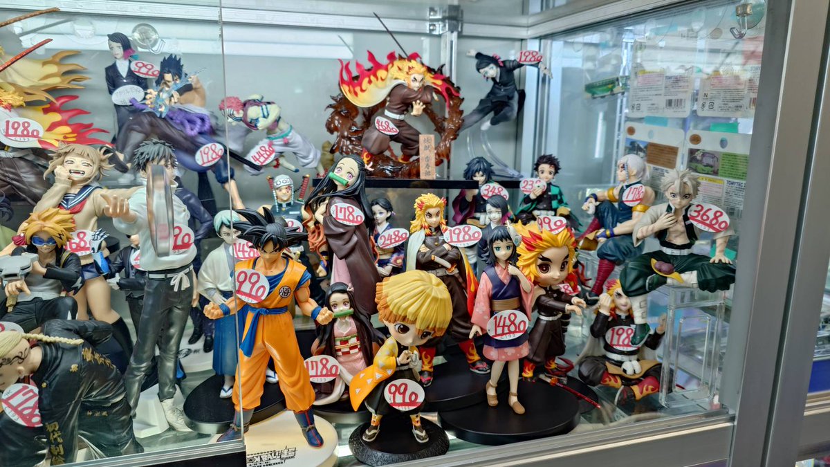 ☆C193ケースに入荷です!! フィギュア各種 ・鬼滅の刃 ・ワンピース