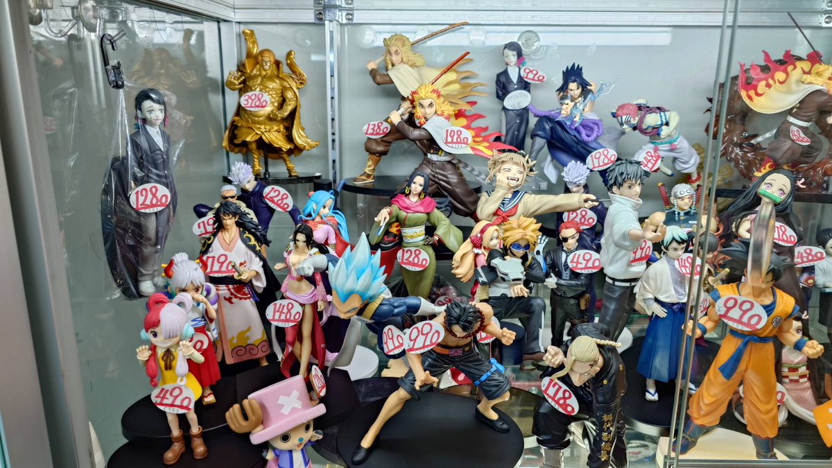 ☆C193ケースに入荷です!! フィギュア各種 ・鬼滅の刃 ・ワンピース