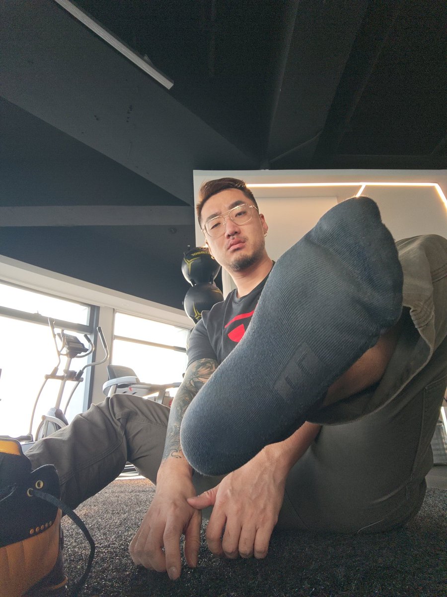 黑皮臭脚猫 tweet media