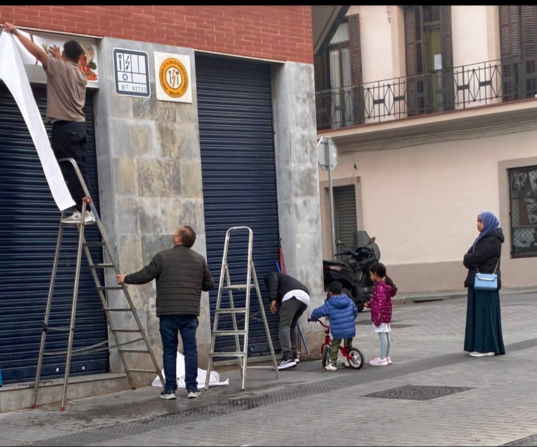 Algú ens hauria d’explicar molt a poc a poc com és possible que vinguin amb una mà al davant i una altra al darrere i que tots puguin pagar lloguers de locals que a qualsevol de nosaltres ens resultarien impossibles