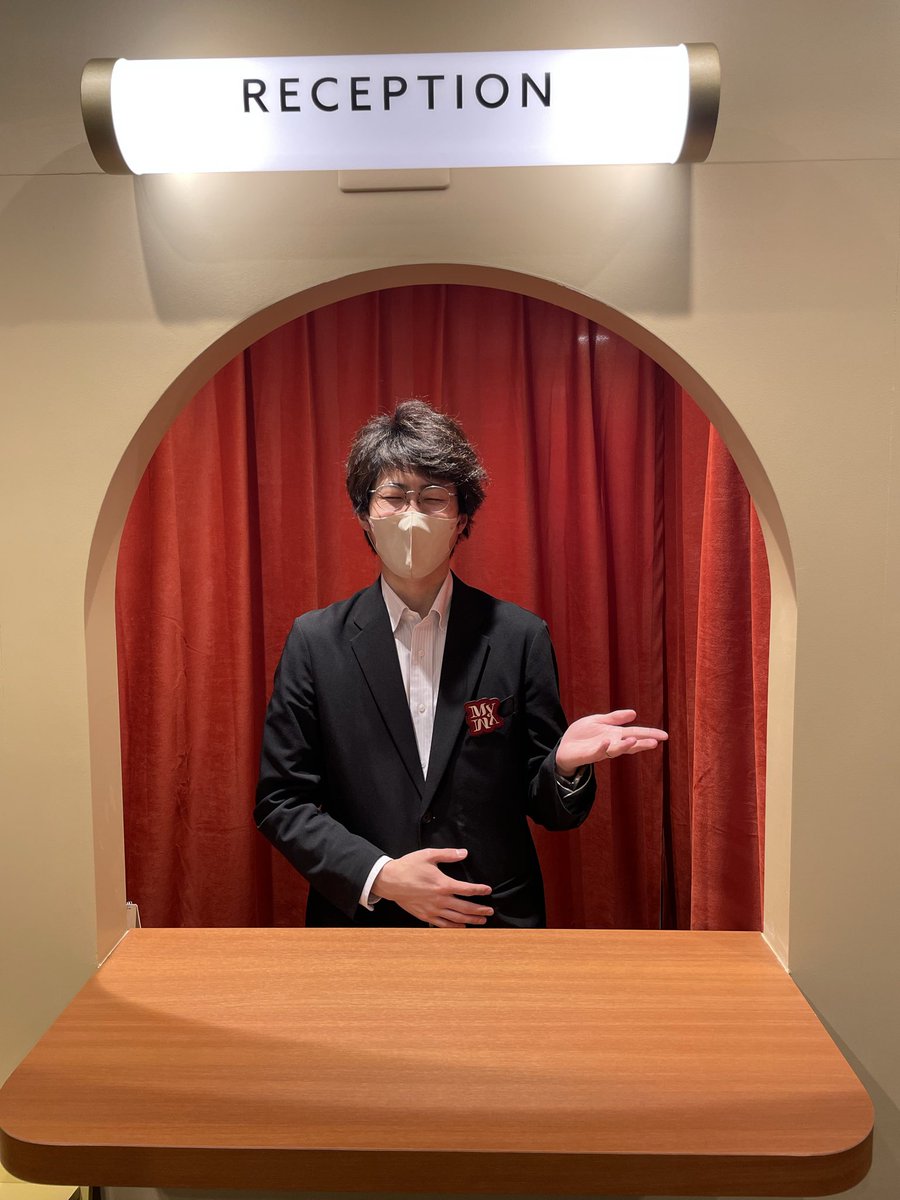 rupin_kota's tweet photo. 実は数日前東京に行ってました！
その時にMyMyさんにお邪魔させて頂いたんですけど、内装めっちゃ凄かった！！！

とんでもなくリッチな体験ができる！
演出も工夫も楽しそうだし、是非頑張って欲しいなー！
#MyMy https://t.co/hsS1ZmD7Z1
