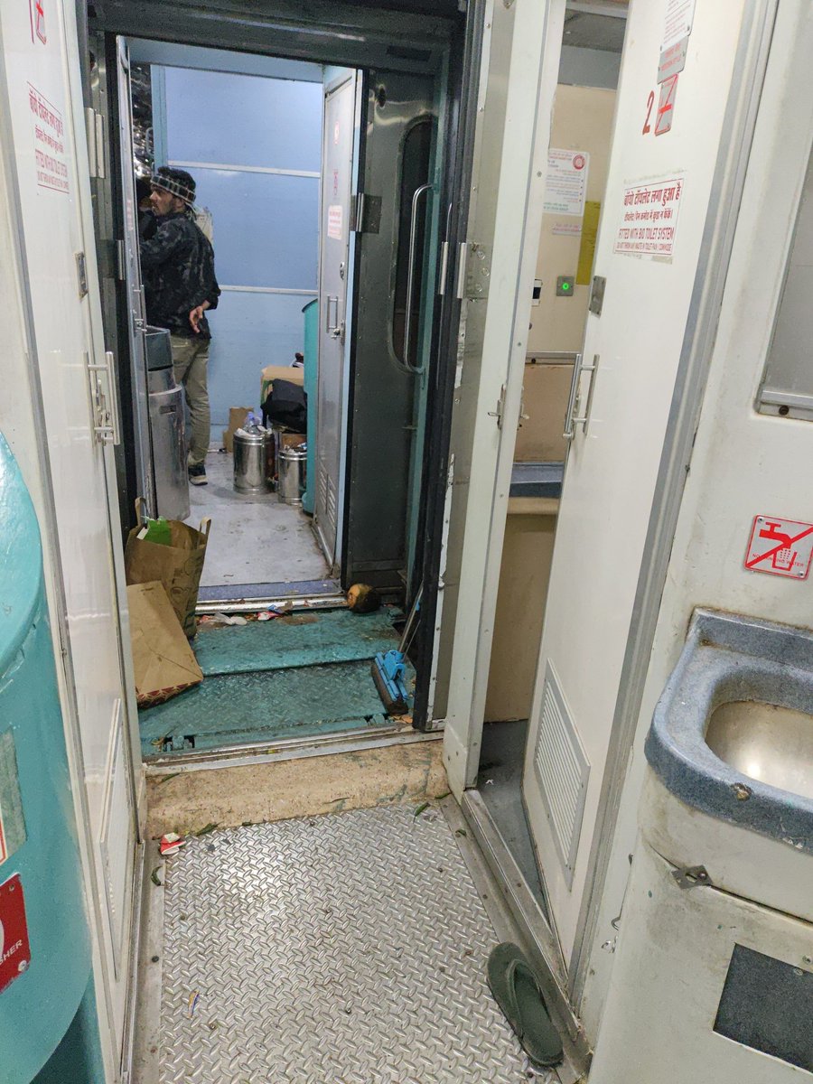 Saus2622's tweet photo. @indianrail Train 12190 today departure from NZM. Gate between H1 and S1 has been Opened. Creating filthy washrooms and safety issues. Kindly help. 
@IndianRailMedia https://t.co/zxf9sm3zyT