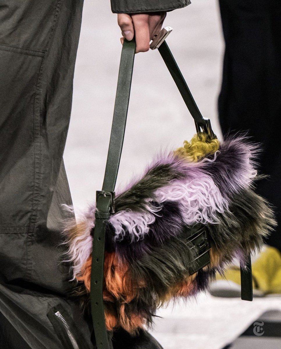 FENDI’s Fall Winter 2026 2027 show in Milan marked Maria Grazia Chiuri’s debut for the house, a confident first chapter that placed fur at the forefront, with sumptuous natural pelts.

#MilanFashionWeek #Fendi #Vogue #NaturalFur #Furmark