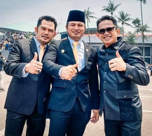 Trio Marwah Kaltim dan Balikpapan

Hasanuddin Mas'ud 
Rudy Mas'ud 
Rahmad Mas'ud 

Dinasti keluarga itu nyata 🤗