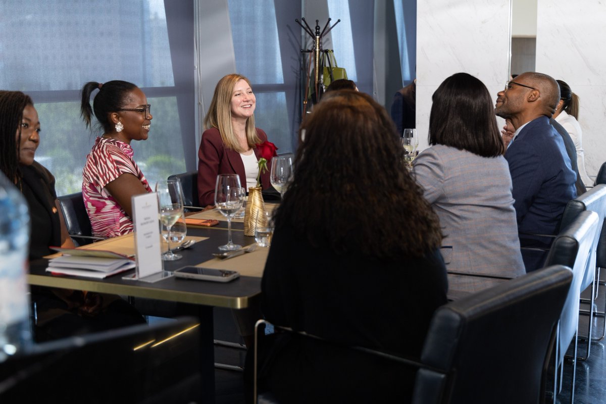 🇨🇦 La SMA <a href="/Cheryl_Urban/">Cheryl Urban</a> a été inspirée par des femmes leaders en Angola qui font avancer le changement social, économique et politique. Le 🇨🇦 a encouragé un dialogue constructif et consolidé les réseaux afin de promouvoir le leadership des femmes et leur impact durable en 🇦🇴.