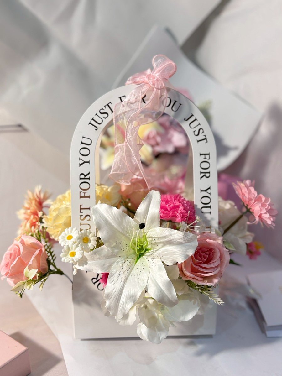 kcp_tps's tweet photo. 💐ช่อดอกไม้ประดิษฐ์พรีเมี่ยม งบเริ่มต้น 199฿ 
10ช่อขึ้นไป มีราคาส่ง ❗️💐วันวาเลนไทน์ ครบรอบ รับปริญญา ปัจฉิม วันสำคัญต่างๆ ให้ดอกไม้แทนคุณค่าทางใจให้คนที่รัก ได้ที่ : https://t.co/Jp2GK9qEaA🩵@500enlse (มี@)จัดส่งพัสดุทั่วประเทศ 📦 #ช่อดอกไม้ #ดอกไม้ #ของขวัญ #ปัจฉิม #รับปริญญา https://t.co/0gZqLniauH