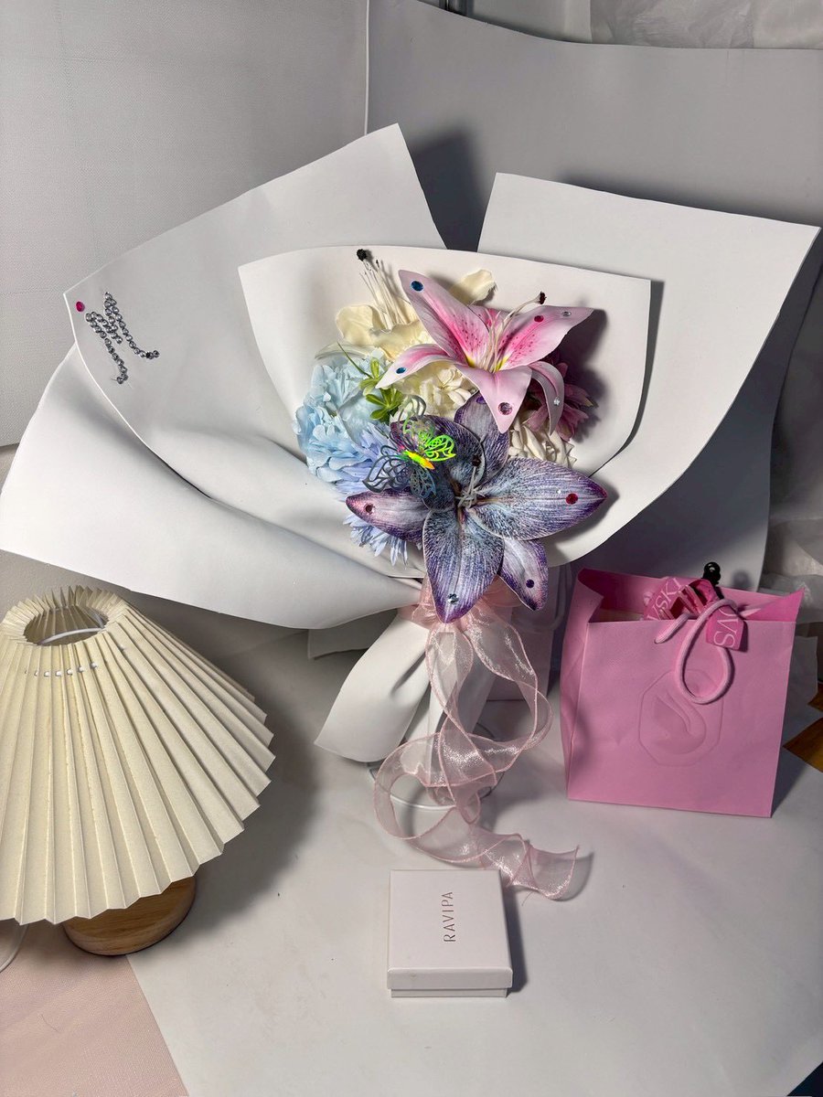 kcp_tps's tweet photo. 💐ช่อดอกไม้ประดิษฐ์พรีเมี่ยม งบเริ่มต้น 199฿ 
10ช่อขึ้นไป มีราคาส่ง ❗️💐วันวาเลนไทน์ ครบรอบ รับปริญญา ปัจฉิม วันสำคัญต่างๆ ให้ดอกไม้แทนคุณค่าทางใจให้คนที่รัก ได้ที่ : https://t.co/Jp2GK9qEaA🩵@500enlse (มี@)จัดส่งพัสดุทั่วประเทศ 📦 #ช่อดอกไม้ #ดอกไม้ #ของขวัญ #ปัจฉิม #รับปริญญา https://t.co/0gZqLniauH