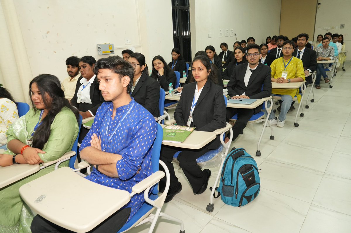 DipikaPS's tweet photo. आज 2nd National Consumer Protection Law Moot Court Competition 2026 के उद्घाटन समारोह में शामिल हुई।

यह आयोजन National University of Study and Research in Law, Ranchi द्वारा उपभोक्ता मामले विभाग के सहयोग से आयोजित किया गया।

युवा विधि छात्रों का उत्साह, न्याय के प्रति उनकी प्रतिबद्धता और उपभोक्ता अधिकारों की समझ देखना प्रेरणादायक रहा।

न्याय, जागरूकता और अधिकारों की रक्षा की दिशा में ऐसे प्रयास अत्यंत महत्वपूर्ण हैं।