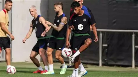 rashydofficial's tweet photo. This is the mindset of FC Barcelona.
No excuses. No distractions. Just preparation for 3 points.
#BarΓ§a #ForΓ§aBarΓ§a #MatchPrep π΅π΄ https://t.co/NExHSPK91W