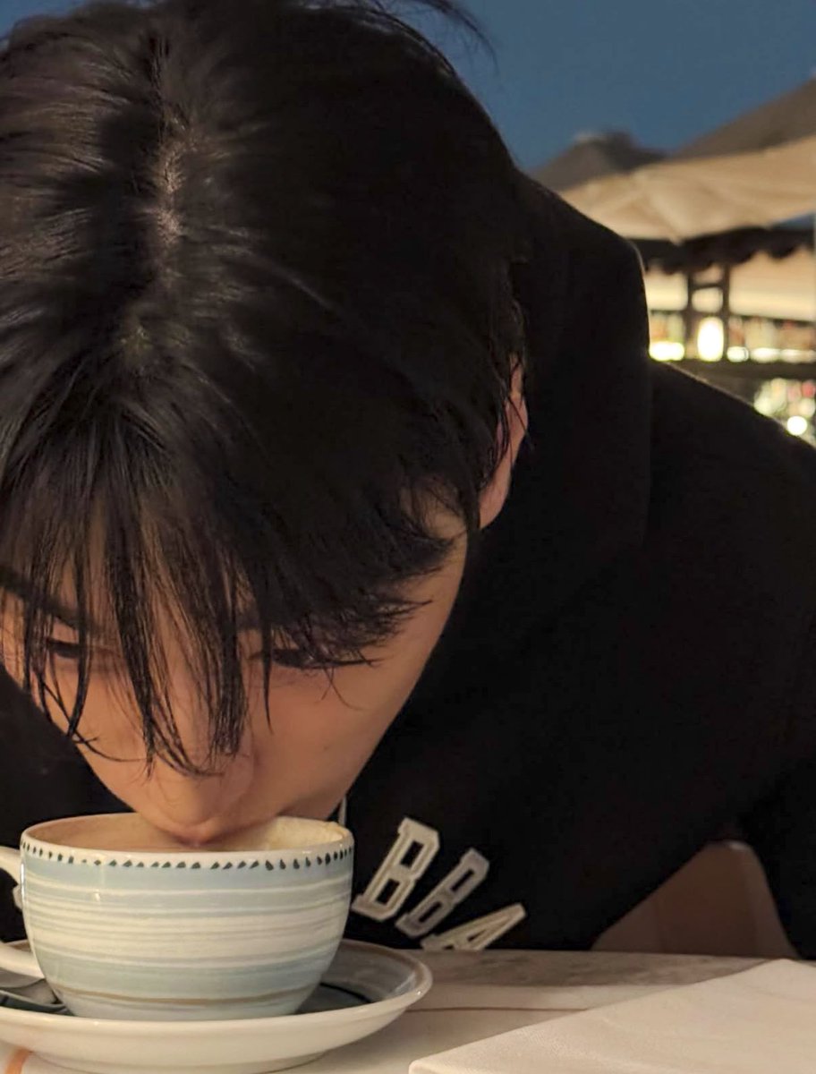 むしょく tweet media