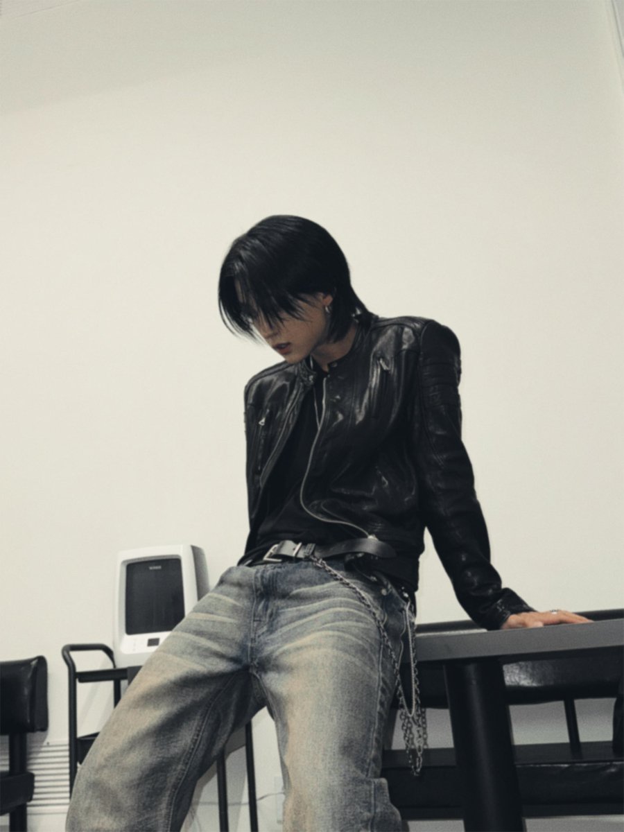 TNX_twt's tweet photo. Go

#TNX 
#은휘 #HWI https://t.co/5uJUgg7WUb