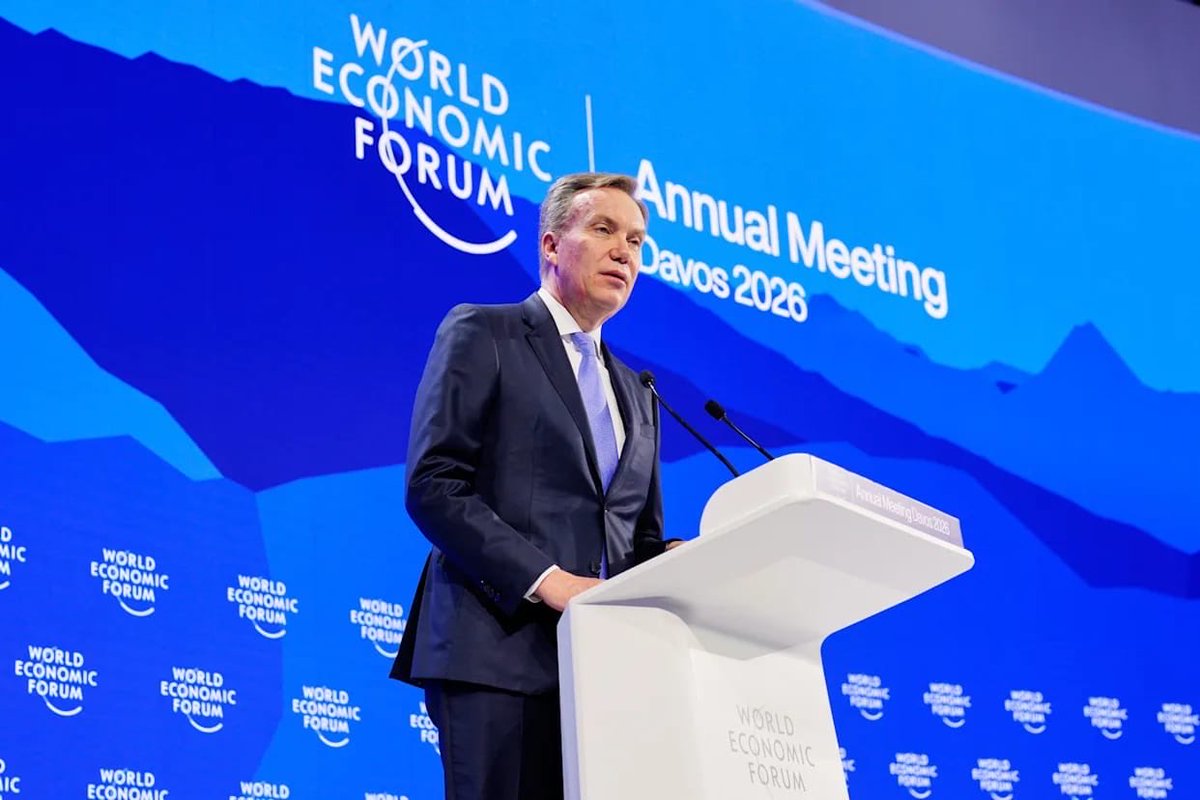AgustinLaje's tweet photo. EXPLOTA DAVOS: RENUNCIA EL JEFE DEL FORO TRAS REVELARSE VÍNCULOS CON EPSTEIN

Renunció Borge Brende como presidente del World Economic Forum luego de que documentos del Departamento de Justicia de EE.UU. revelaran al menos tres cenas y contactos por mail y mensajes con Jeffrey Epstein entre 2018 y 2019.

El Foro Económico Mundial informó que ya había una revisión interna en curso. En su comunicado, Brende afirmó que daba “un paso al costado para evitar distracciones”, sin mencionar directamente a Epstein. 

De manera interina asumirá Alois Zwinggi, mientras la junta directiva inicia la búsqueda de un sucesor permanente.

La dimisión se da en medio de una nueva ola de revelaciones globales vinculadas al caso Epstein y reaviva el debate sobre la relación entre élites políticas, económicas y figuras investigadas.

La pedofilia no era una “teoría de conspiración de la extrema derecha”: era el secreto mejor guardado de las élites globalistas.