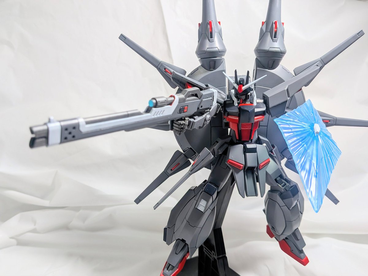 RT @macn59006477: 1/144スケール HGCEレジェンドガンダム完成！ 製作