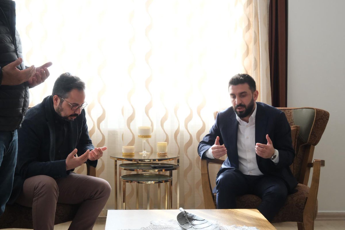 ibrahim_besinci's tweet photo. 📍Adana

Önceki dönem Adana İl Temsilcimiz Ata Akgün’e, kıymetli babasının vefatı vesilesiyle taziye ziyaretinde bulunduk.
Mevlâ merhumun taksiratını hasenata tebdil eylesin, evlatlarına ve tüm sevenlerine metanet versin.

Rabbim mekanını cennet, makamını âli eylesin. https://t.co/OVXBdKJvBC