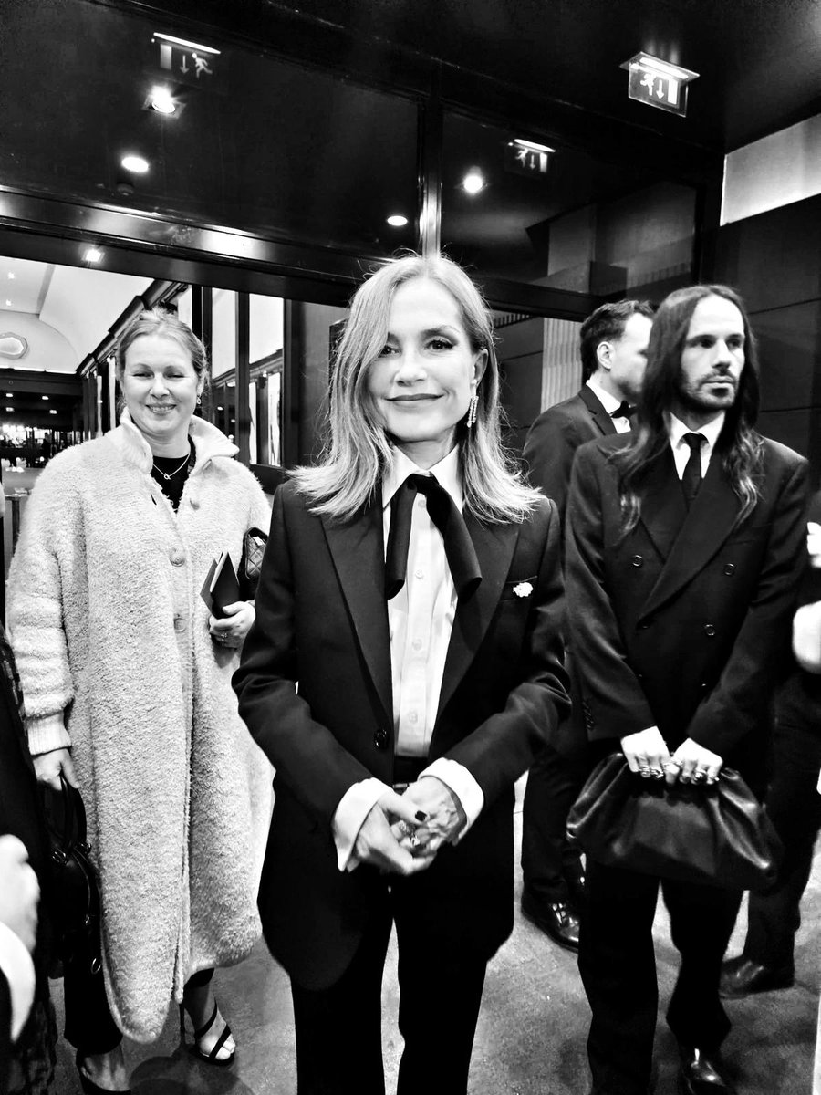 Stéphanie Belpêche tweet media