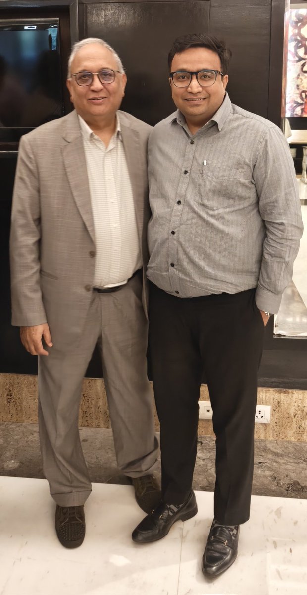 AchalBapna's tweet photo. Had the wonderful opportunity to catch up with Mr. Sameer Arora (Founder &amp; Group CIO, Helios Mutual Fund) during his visit to Indore. It’s not every day you get to discuss market trends and fund management with one of the best in the business. @Iamsamirarora https://t.co/D8fQI80bOh