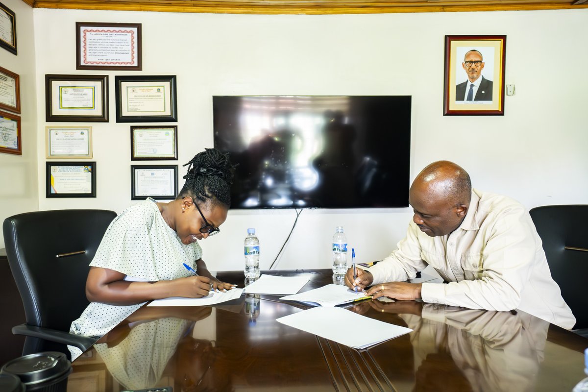 iLead Rwanda tweet media