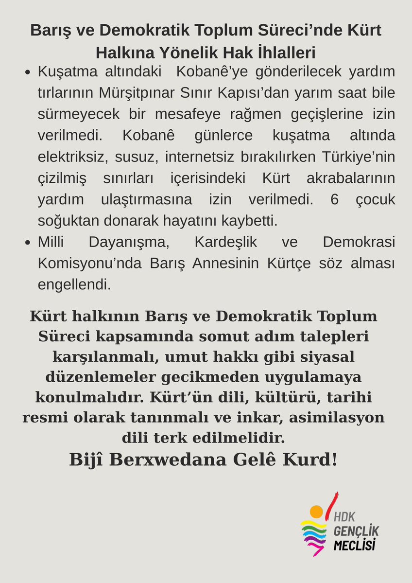 27 Şubat Demokratik Toplum Çağrısı’nın 1. yılında; raporlanan işkence, anadil yasağı ve hak ihlalleri hukukun yokluğunu kanıtlıyor. Şiddet yerine Pozitif İnşa dönemi artık zorunluluktur. İnkâr yerine diyalog ve demokratik anayasa ile onurlu, kalıcı barışı birlikte inşa edelim.