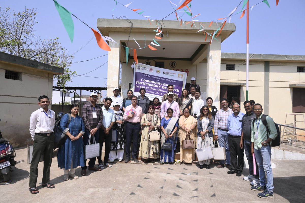 PRIA_India's tweet photo. As part of the ongoing 6-day residential Faculty Development Programme #FDPs on Community-Based Participatory Research #CBPR at @prsuraipur1964, Day 4 focused on visiting #Grampanchayat to gain a deeper #understanding of their structure, roles, and day-to-day functioning. https://t.co/Z6NUoDK19L