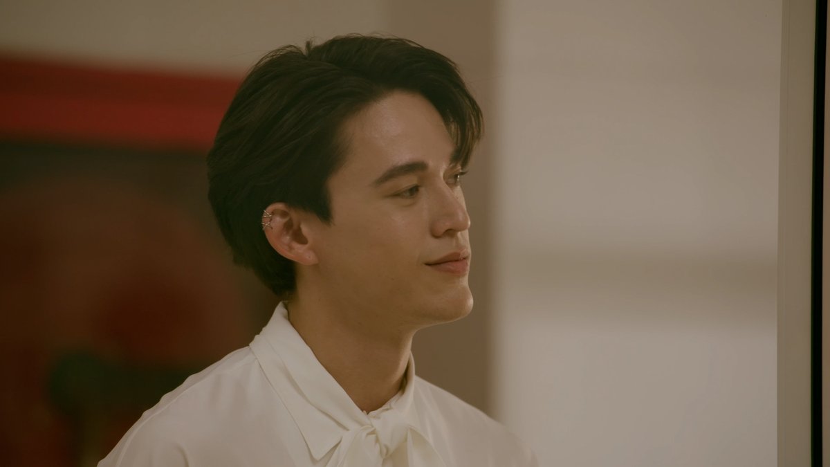 OLF_DreamOn's tweet photo. ค่ารถอาโนลด์ไม่เอา แต่หมวกกันน็อกตั้วห้ามลืม!!!!

#OnlyFriendsDreamOnEP1
@Josswayar @gawincaskey https://t.co/QCiZEx8YmU
