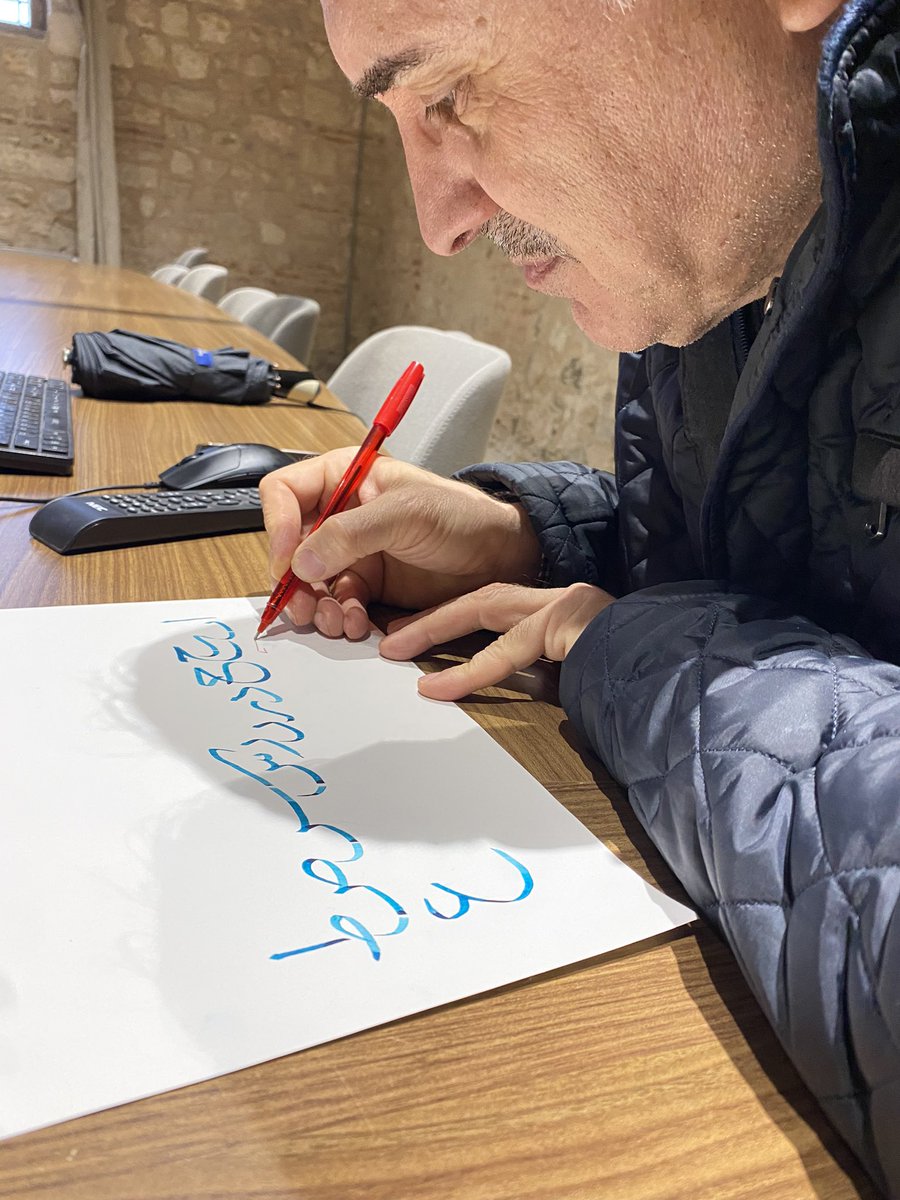 Her fırsatta tüm imkansızlıklara rağmen meşkime bakan muhterem hocam <a href="/hattatberk/">hattatberk</a> meşkimi tükenmez kalemle kontrol ederken…