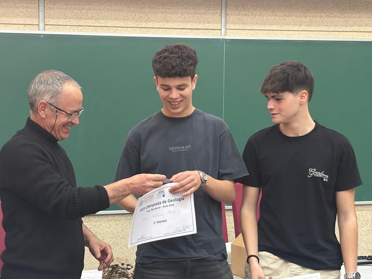 Twitsabel tweet media