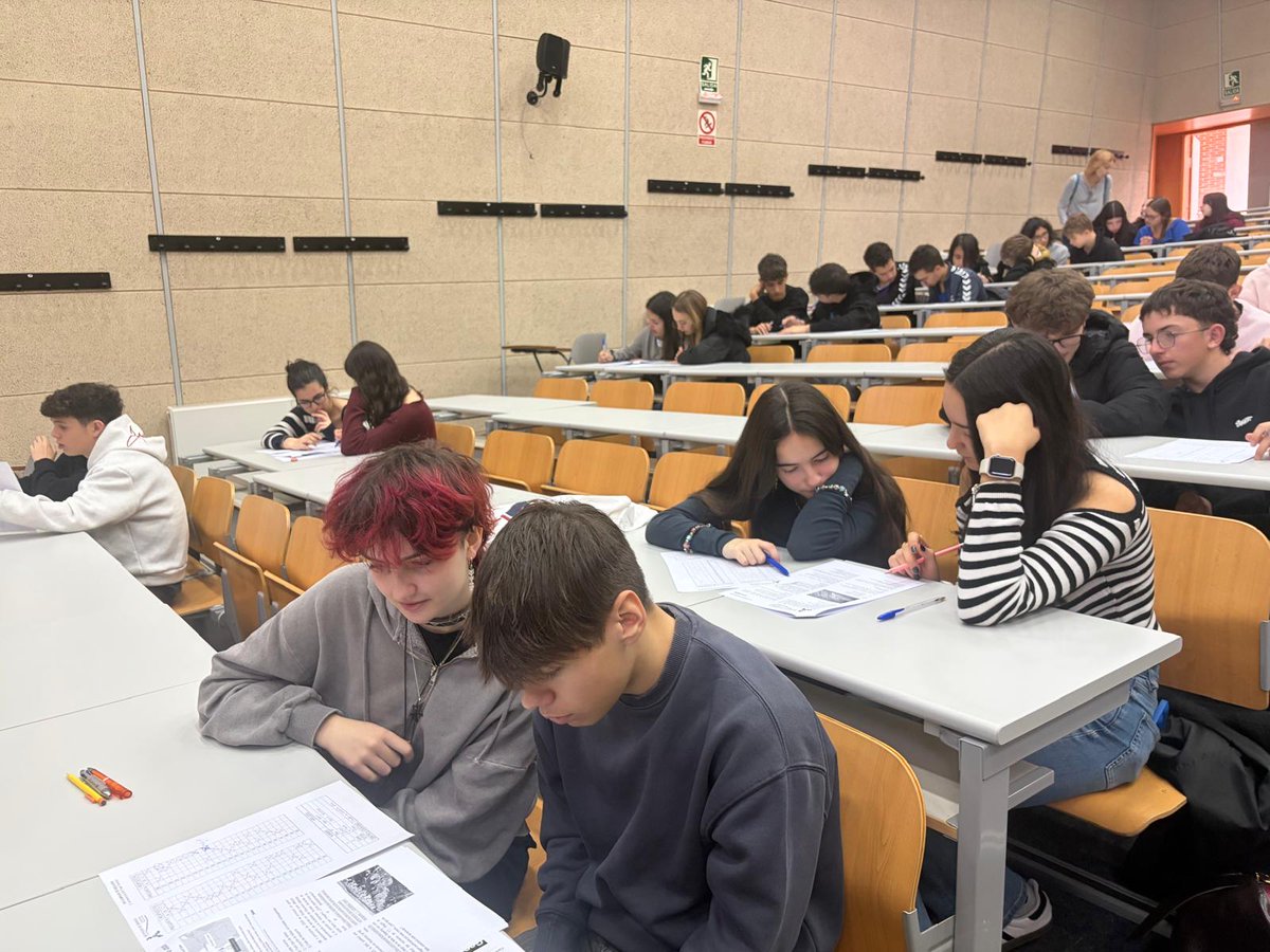 Twitsabel tweet media