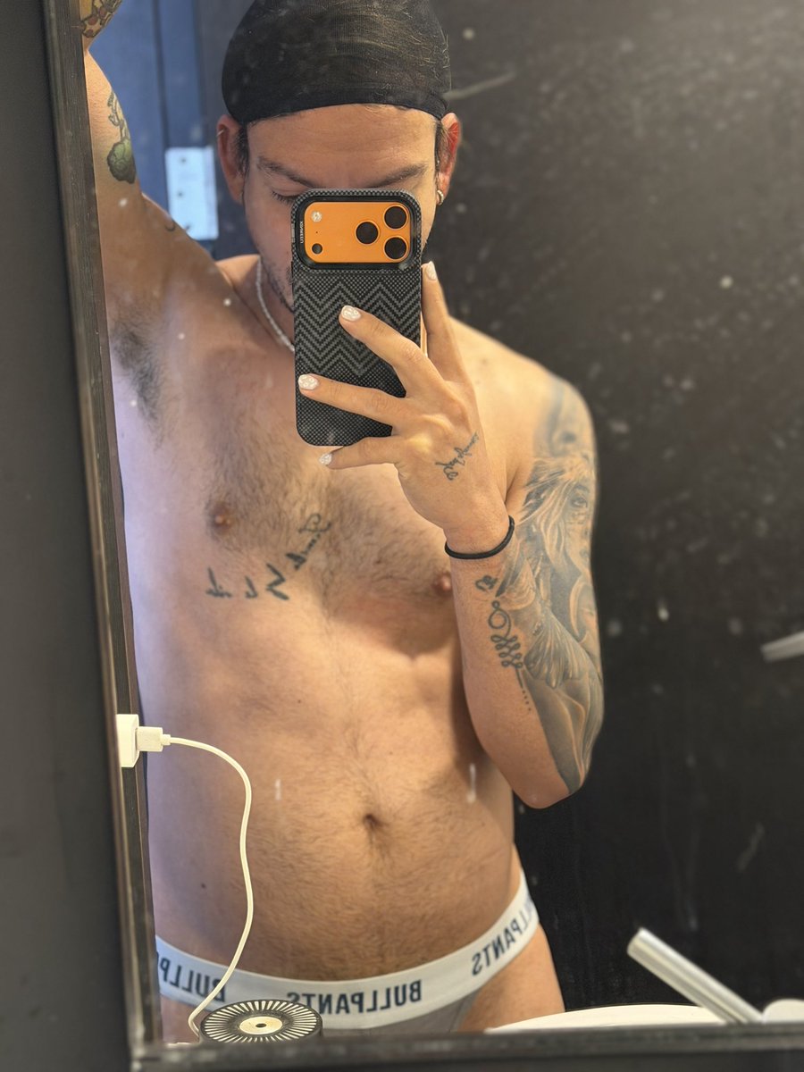MrGabolicious 👽 tweet media