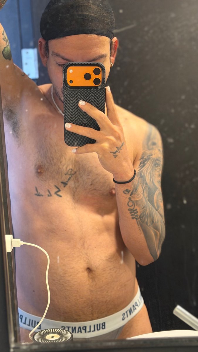MrGabolicious 👽 tweet media