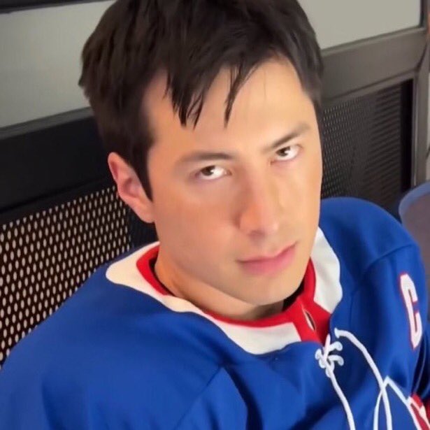 𝐒𝐡𝐚𝐧𝐞 𝐇𝐨𝐥𝐥𝐚𝐧𝐝𝐞𝐫. tweet media