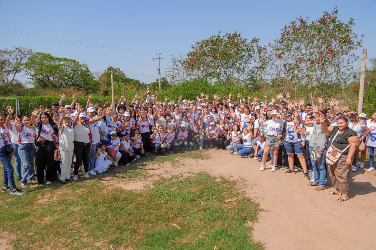 TuperfilNet's tweet image. ¡La Ruta CR5 pisa el acelerador!
El senador Didier Lobo suma apoyos en el Cesar y alista cierres masivos rumbo al 8 de marzo.
¿Se consolida como una de las maquinarias más fuertes del departamento?
#DidierLobo #CR5 #Cesar #Elecciones #Política

tuperfil.net/ruta-cr5-acele…