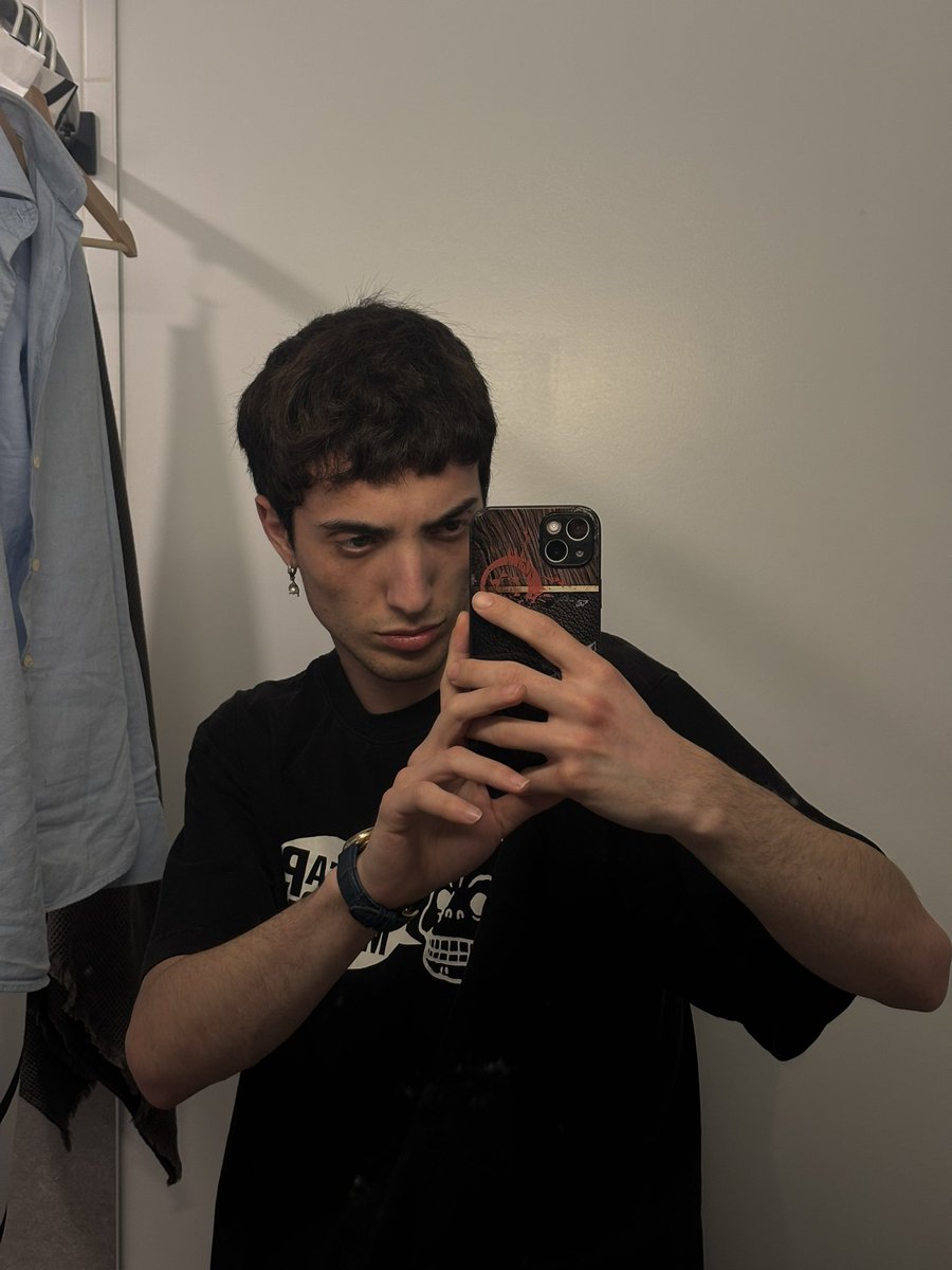 leonardosinopo's tweet photo. Cheap monday https://t.co/W6K6mDAWwc