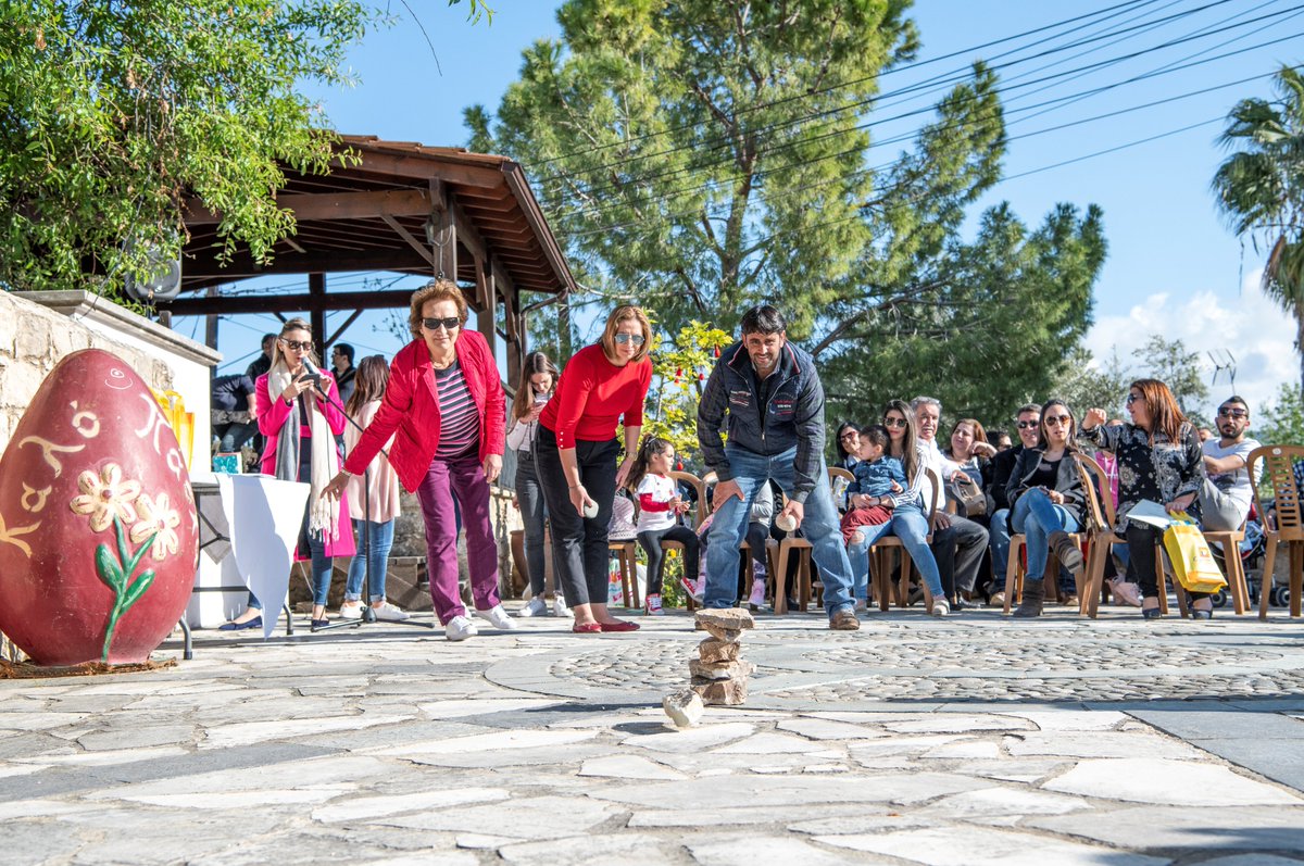 UNESCOVenice's tweet image. 📖Empowering educators in #Cyprus. Teaching and learning with #LivingHeritage

Through workshops and seminars, @UNESCO &amp;amp; the 🇨🇾 National Commision for UNESCO are launching a programme to help teachers and learners bring #ICH into their classrooms.🧑‍🏫

➡️ unes.co/v4eofq
