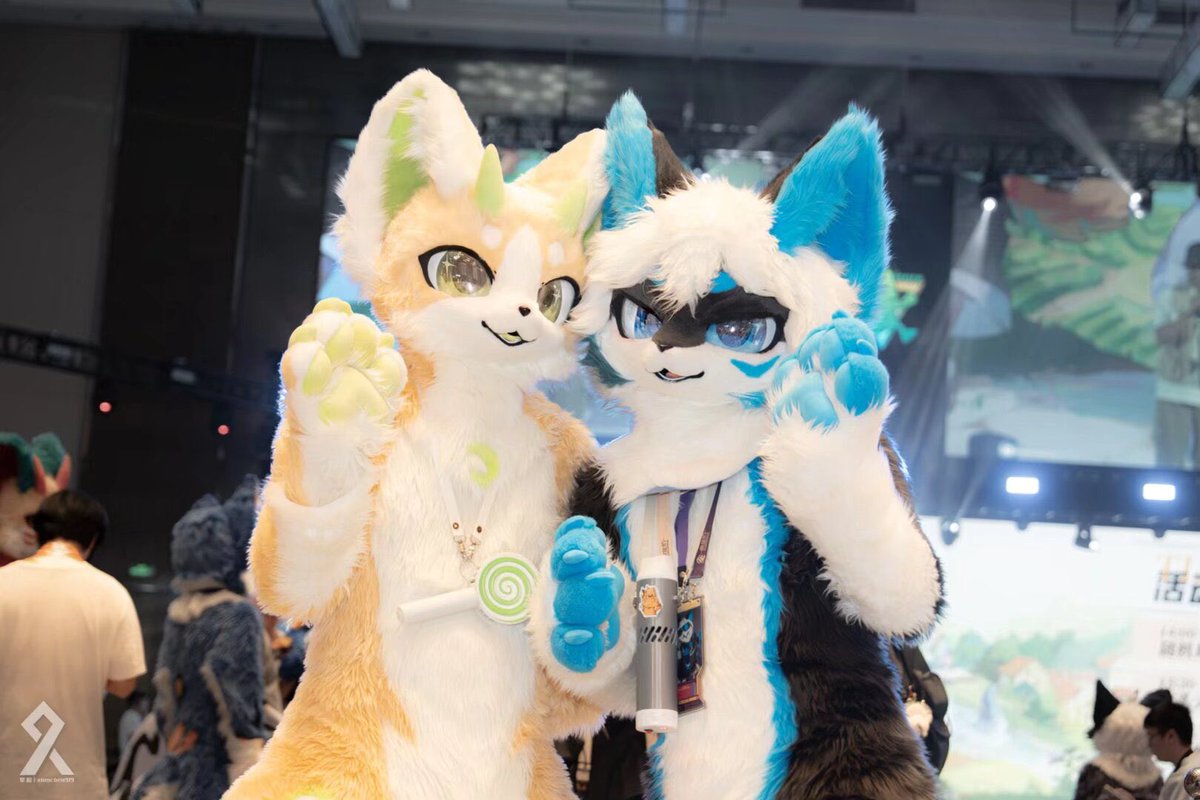 #FursuitFriday 

Hi~

📷:Xingchen