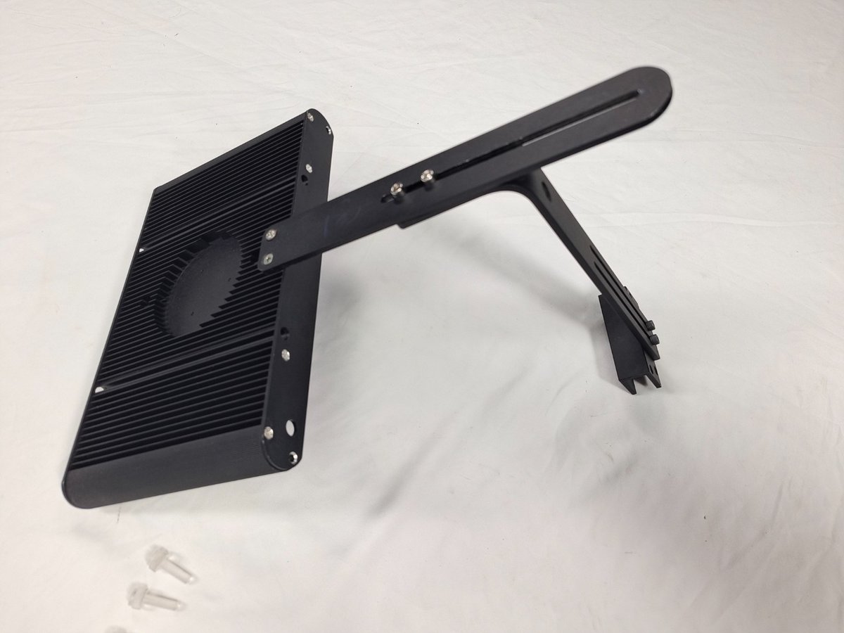 AzureNorma2016's tweet image. Full-spectrum light heat sinks made from aluminum alloys ensure that LED aquatic plant lights operate steadily over time, preventing overheating and prolonging their lifespan.
#FullSpectrumLight #AquaticPlantLight #LEDHeatSink #AluminumShellDesign #CoolingSolutions