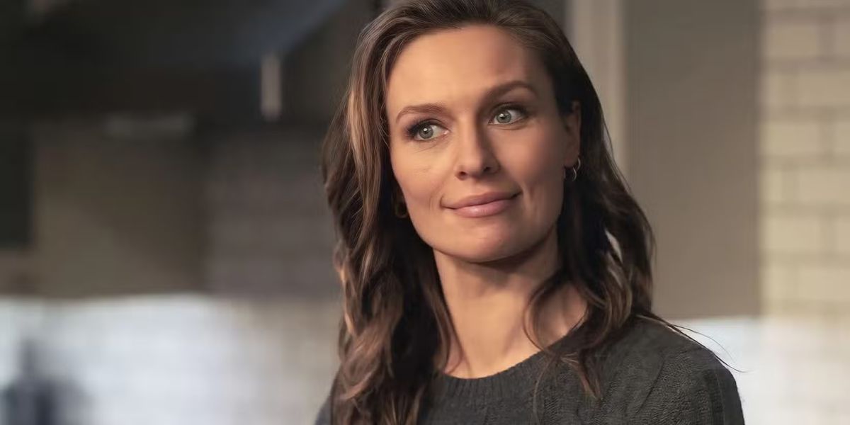 screenrant's tweet image. The #NBC reboot of a 52-year-old detective series, #TheRockfordFiles, has officially cast Michaela McManus, reuniting her with David Boreanaz, as they previously starred together in the popular CBS/Paramount+ military drama, SEAL Team. 🔍️

Source: Variety | Learn More: