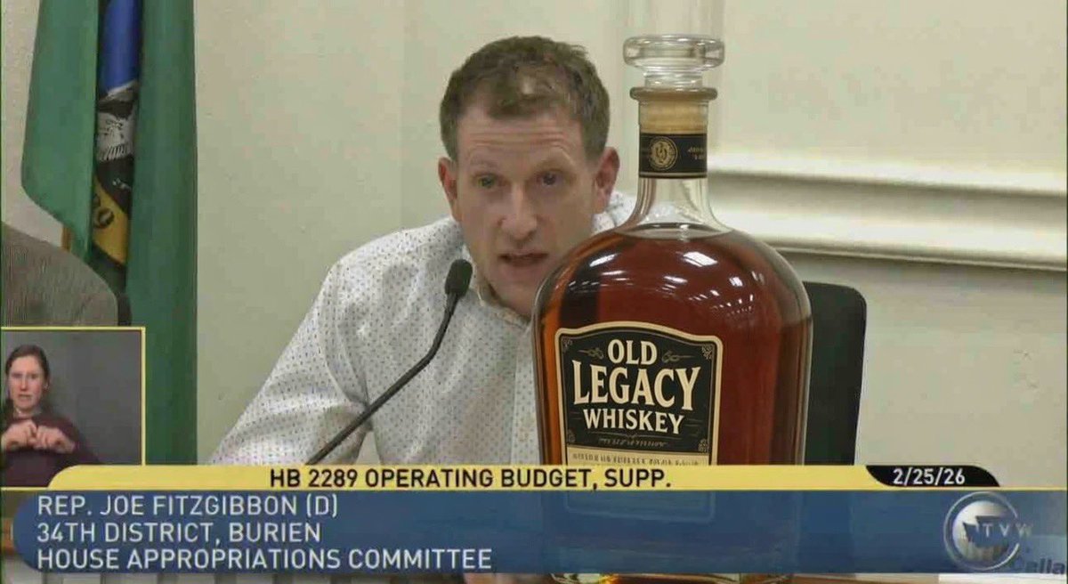 I’m getting criticism for mocking House Majority Leader Joe Fitzgibbon for showing up drunk to legislate. 

I have no empathy for these arrogant politicians who allegedly SERVE US, but sit on their high horse and consistently give us the 🖕

If he had any integrity he’d resign.