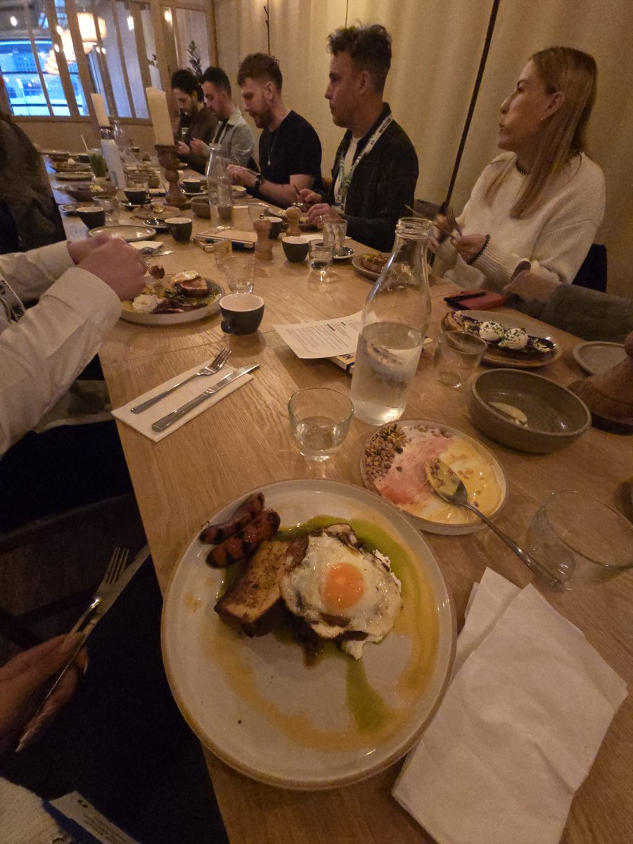 Impression tweet media