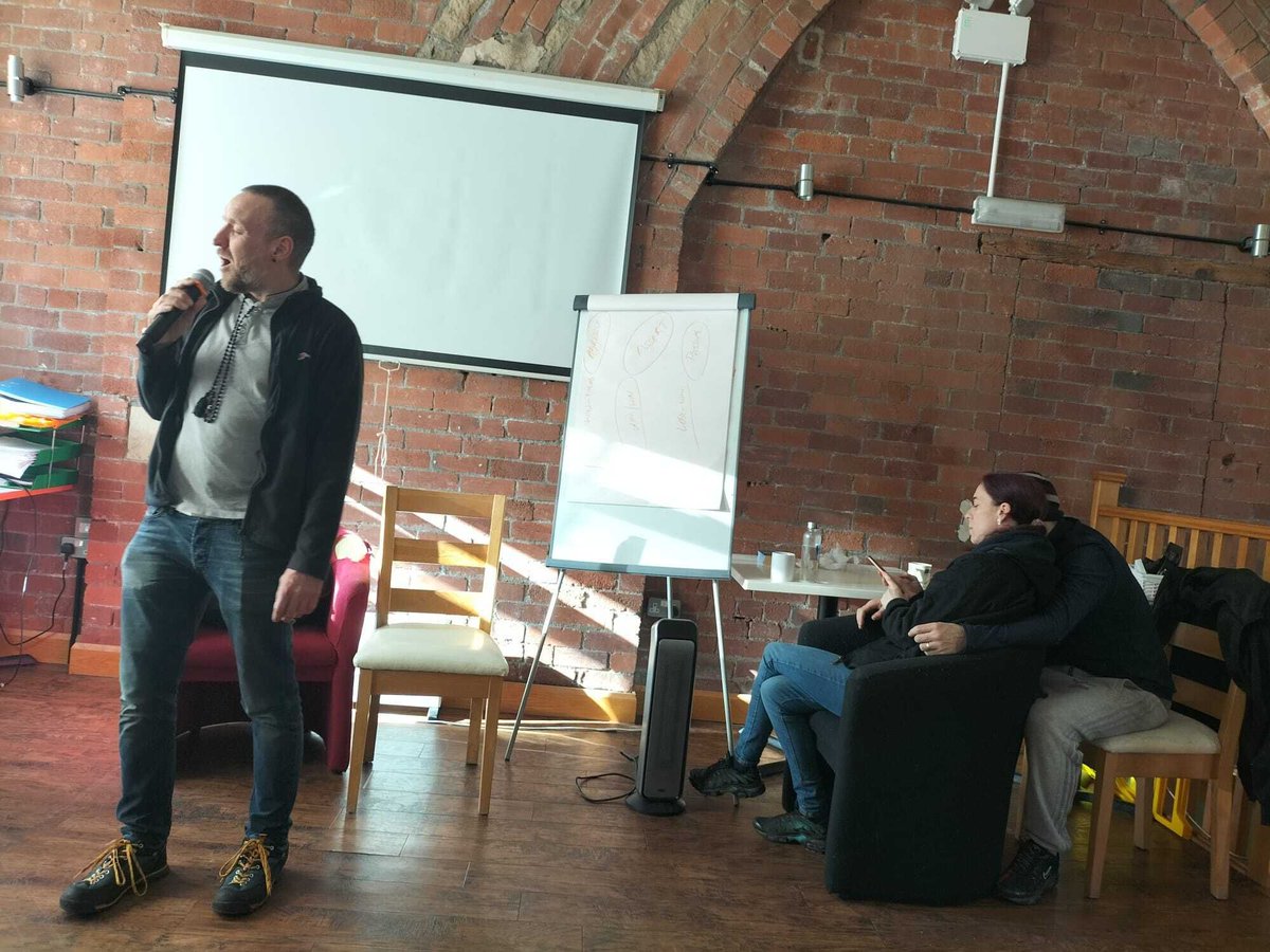 RRR_LUF's tweet image. Sonic Fusion 🎶💃

A fantastic session of singing, music, and connection… plus some delightfully questionable dancing! Everyone had fun expressing themselves in a supportive and creative space.

#Wellbeing #CreativeExpression #RedRoseRecovery