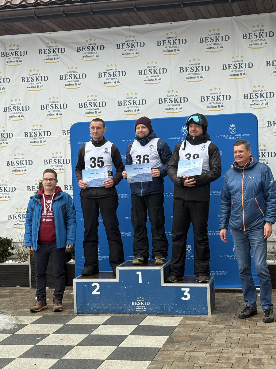 WPiAUJ's tweet photo. 🎿🏆 WPiA UJ ponownie z I miejscem w Pucharze Rektora UJ w narciarstwie!

Trzy zawody, liczne podia i świetna forma naszej drużyny.
Gratulacje dla wszystkich reprezentantów – jesteśmy dumni! 💛💙

#WPiA #UJ #PucharRektora #Narciarstwo https://t.co/EAmRZOZcmE