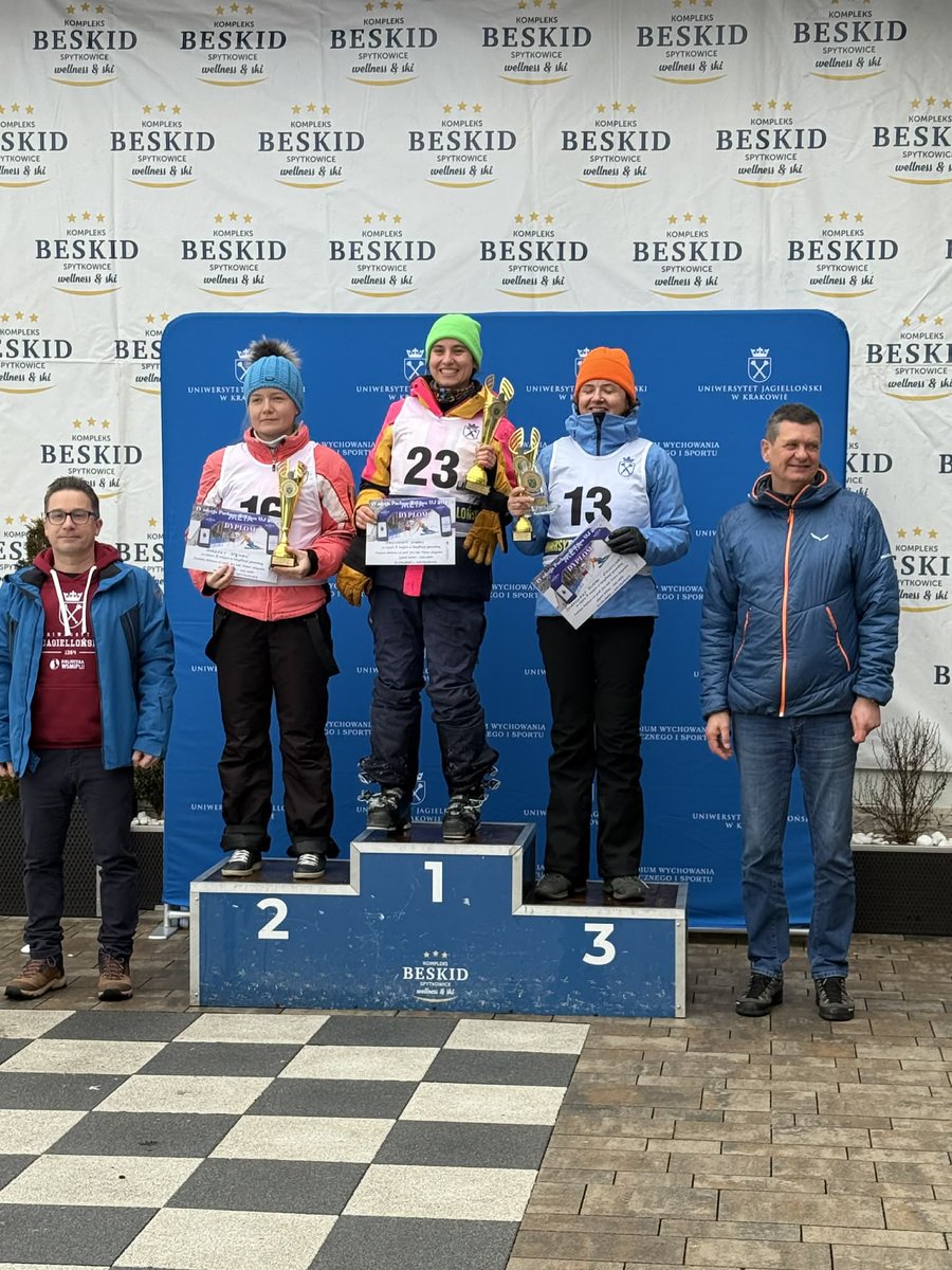 WPiAUJ's tweet photo. 🎿🏆 WPiA UJ ponownie z I miejscem w Pucharze Rektora UJ w narciarstwie!

Trzy zawody, liczne podia i świetna forma naszej drużyny.
Gratulacje dla wszystkich reprezentantów – jesteśmy dumni! 💛💙

#WPiA #UJ #PucharRektora #Narciarstwo https://t.co/EAmRZOZcmE